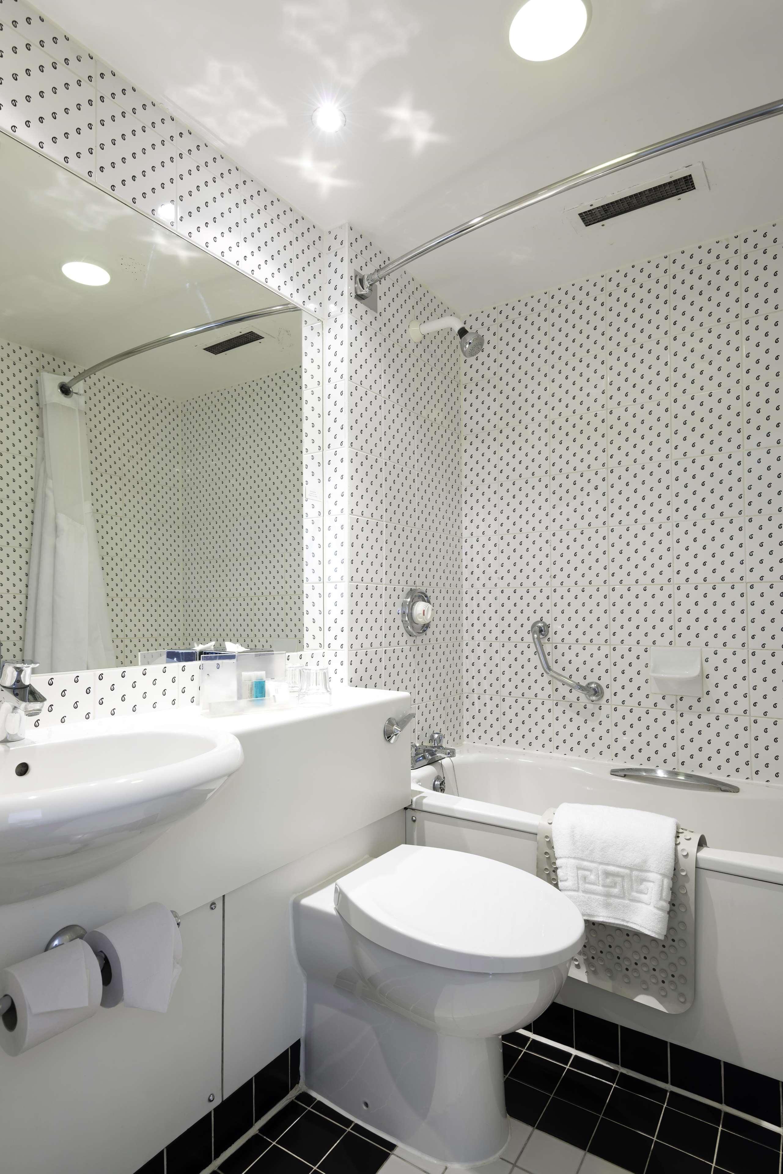 הית'רו Best Western London Heathrow Ariel Hotel מראה חיצוני תמונה